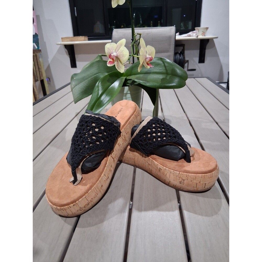 Lucky Brand Jaslene Platform Black Tan Slip On Thong Wedge Sandals Size 8.5M SB7
